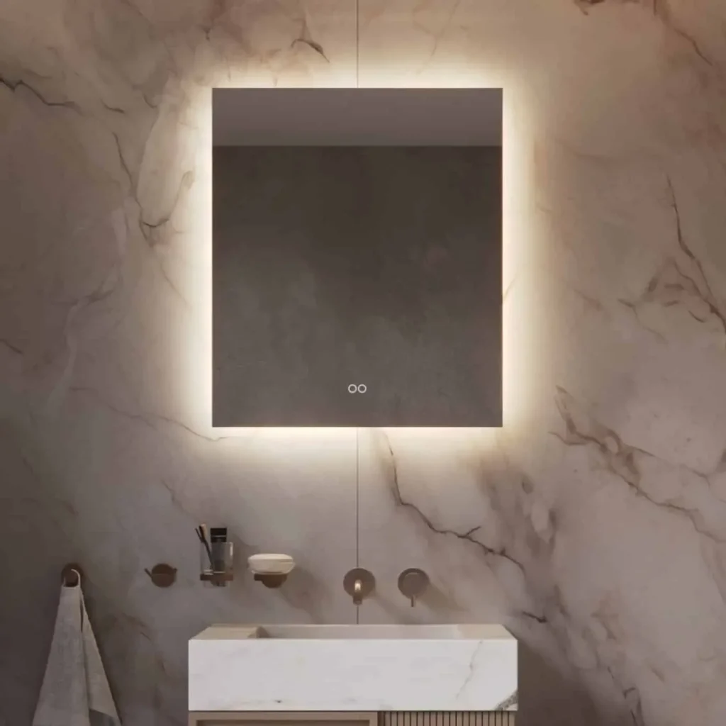 Spejl med baggrundsbelysning lysstyring og antidug 60x70 cm