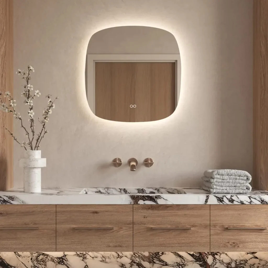 Trendy spejl med baggrundsbelysning lysstyring og antidug 60x60 cm